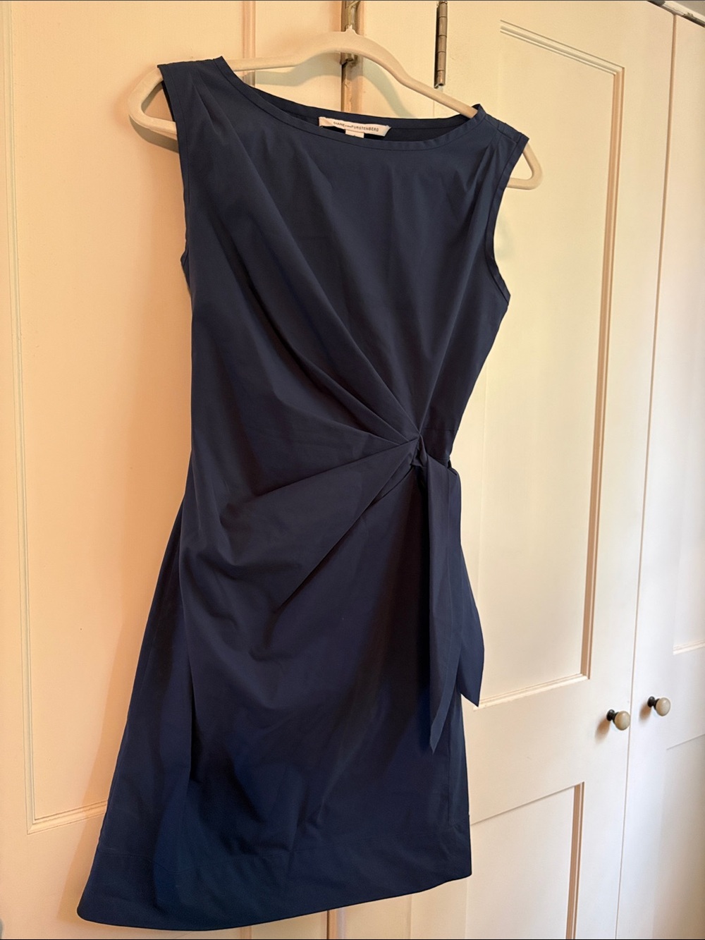 Diane Von Furstenberg Navy Sleeveless Twist-Detail Midi Dress